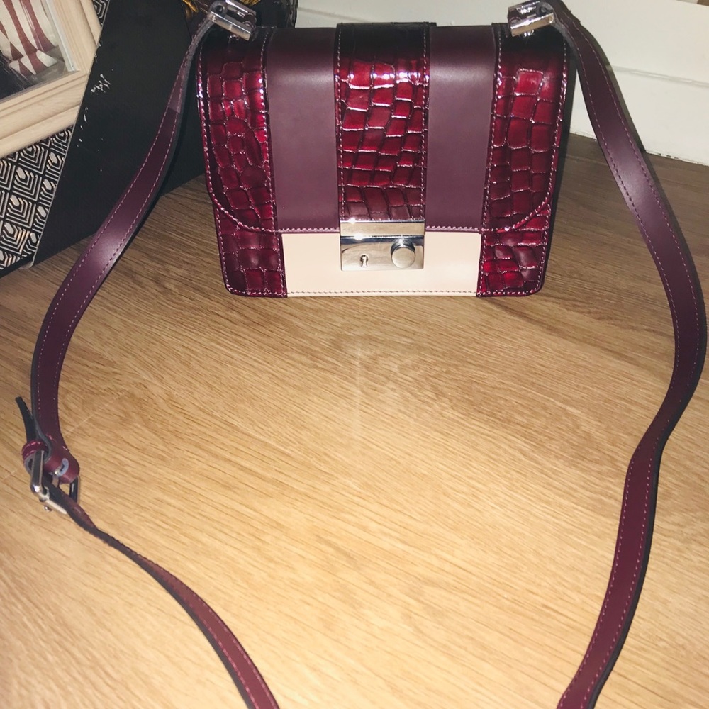 Burgundy Varriale Italian crossbody bag
